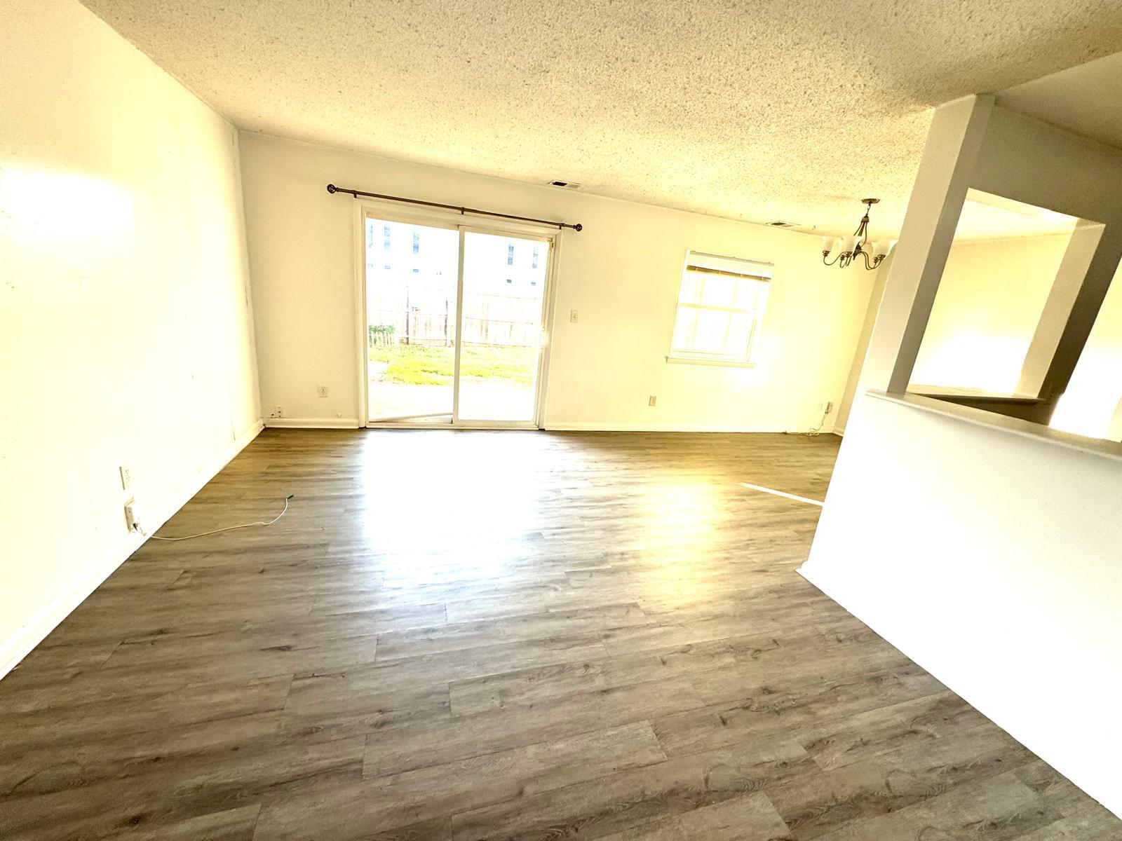 Building Photo - 725 Alder Cir