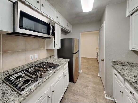 Building Photo - 1003 Rosewood Ln