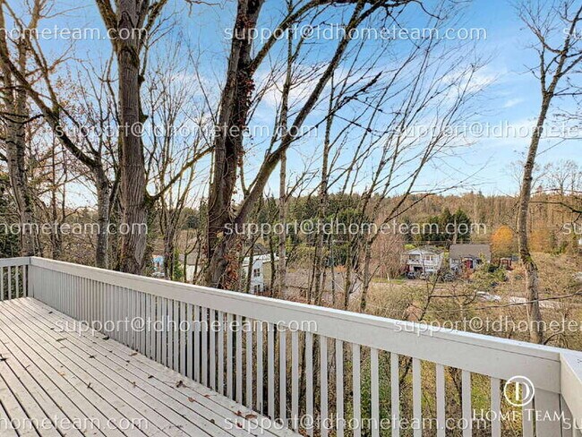 Building Photo - 4743 25th Ave SW