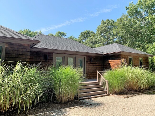 Building Photo - 20 Quarty Ct