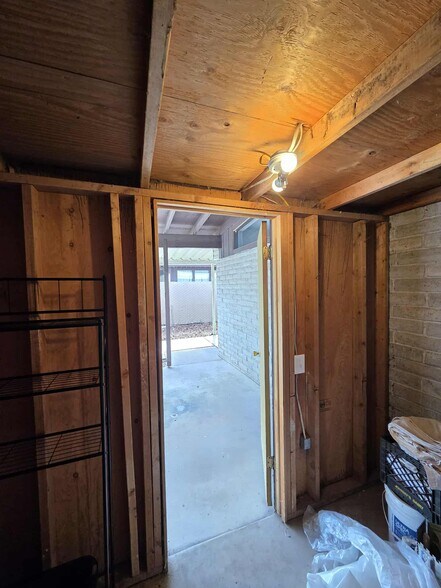 Building Photo - 3815 Orchard Ave