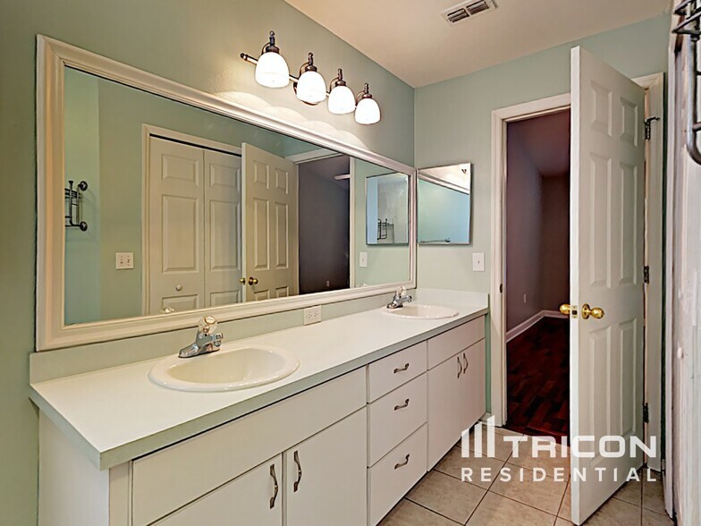Building Photo - 2713 Wilder Trace Ct