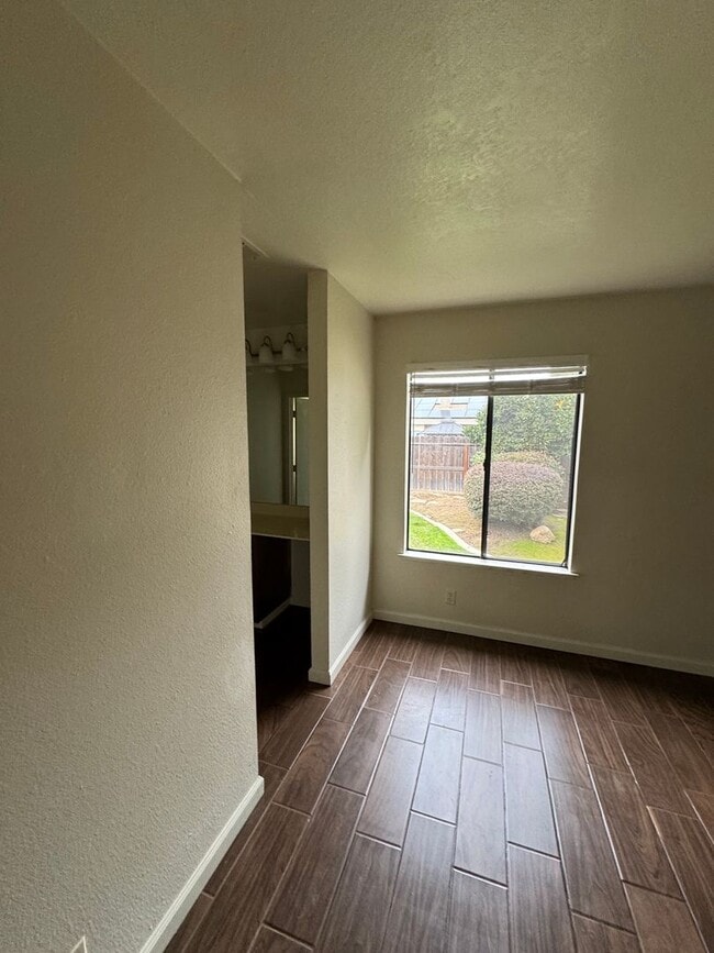 Building Photo - 1107 Wimbledon Dr