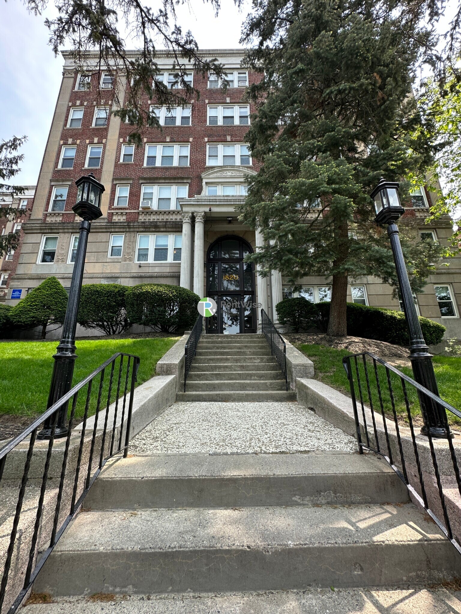 Building Photo - 1820 Commonwealth Ave