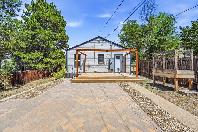 Building Photo - $2,340.95 with $300 off the first month's rent, 2 Beds - 1 Bath, Single Family Home in Denver wit...