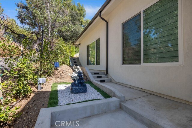 Building Photo - 9500 Amoret Dr