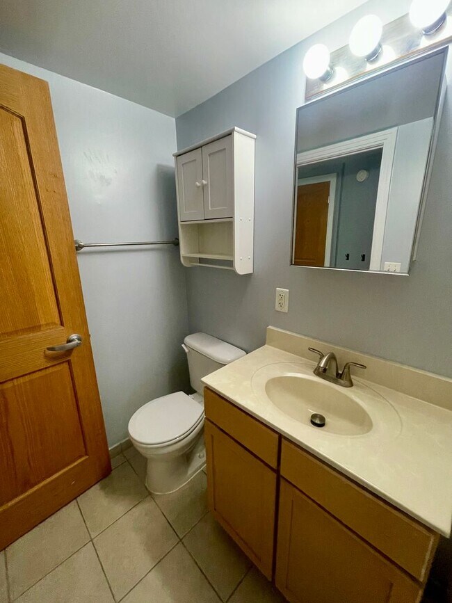 Building Photo - Spacious Efficiency with Modern Amenities, SW Waterfront Location, Fitness Room, Pool and Concier...