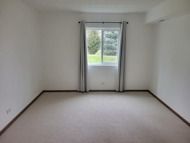 Building Photo - 1721 S Washington St