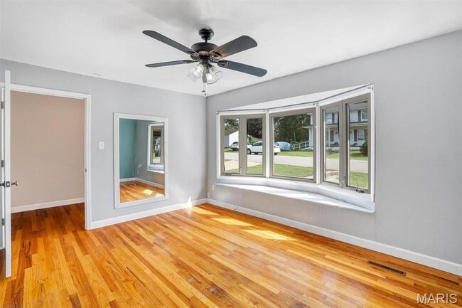 Building Photo - 305 E 3rd St