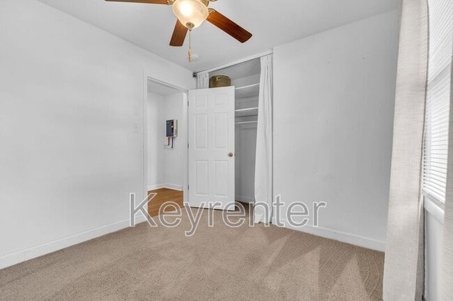 Building Photo - 316 Sky Dr