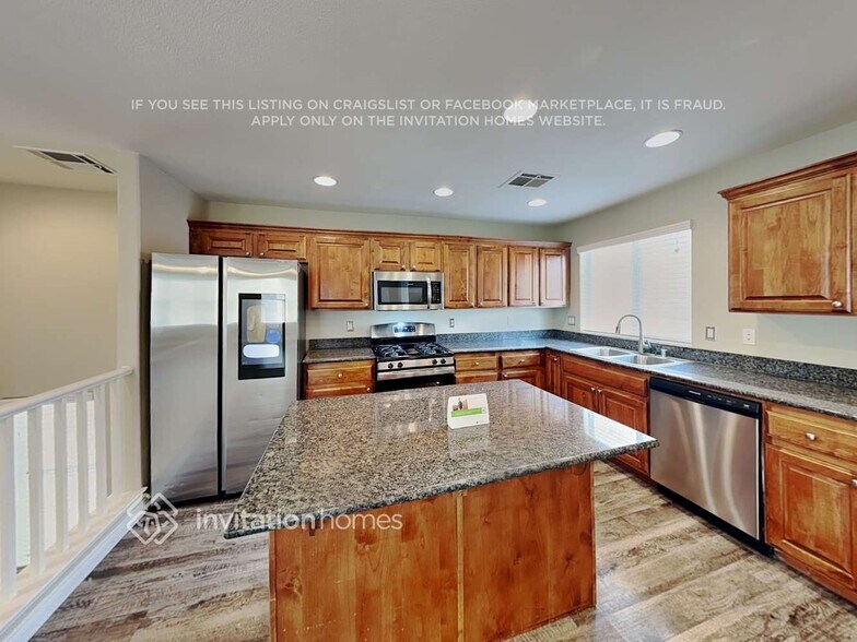 Building Photo - 1275 Sand Castle Ave
