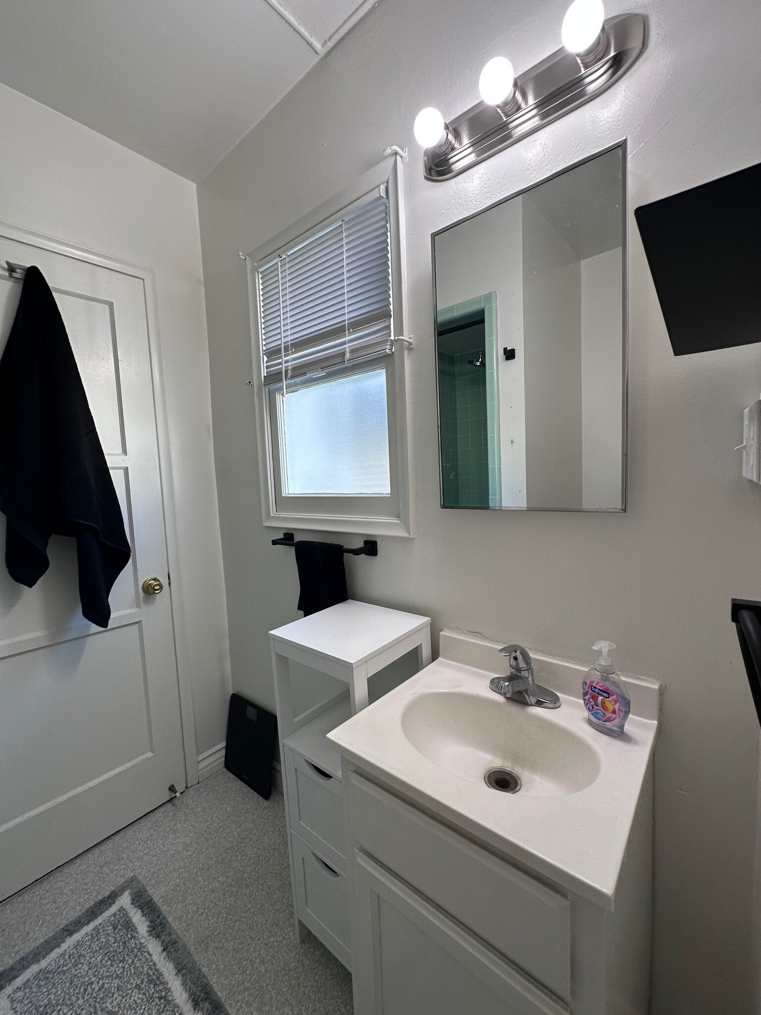 Building Photo - 1130 E Marshall Pl