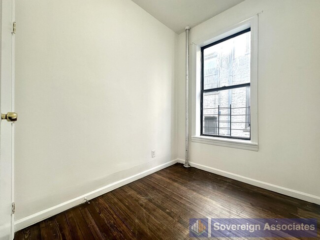 Building Photo - 529 W 151st St