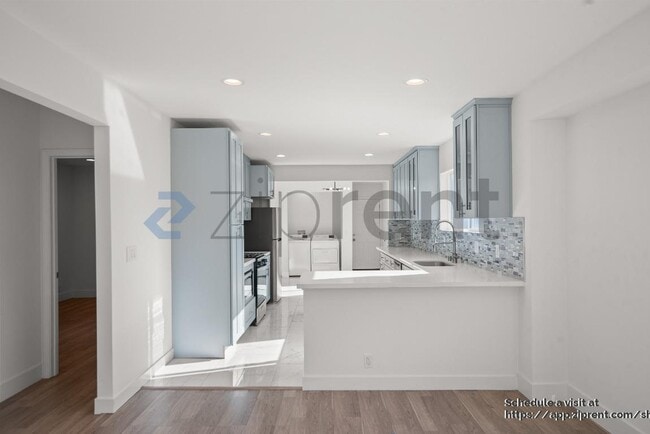 Building Photo - 2906 Adeline St