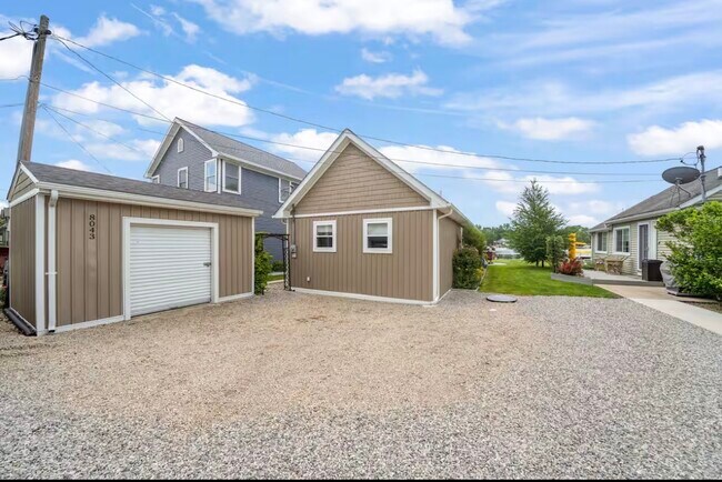 Building Photo - 8043 S Portage Rd