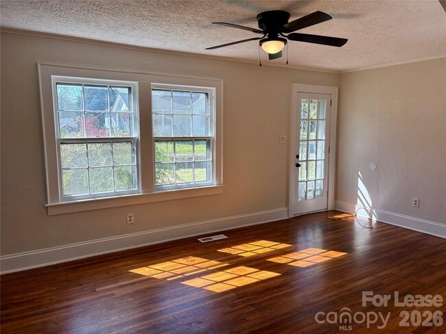 Building Photo - 194 Lawing St