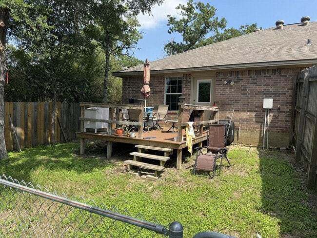 Building Photo - 11076 N Dowling Rd