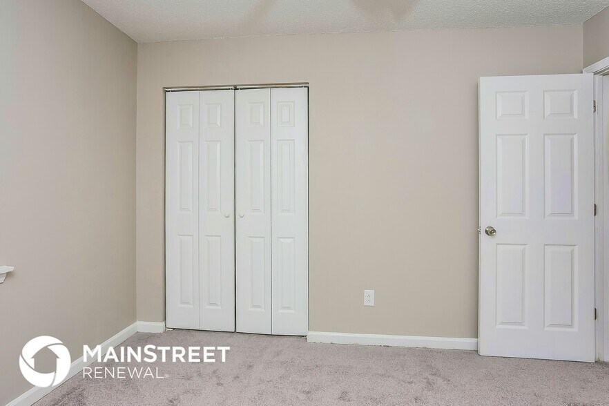 Building Photo - 2453 Crestdale Cir SE