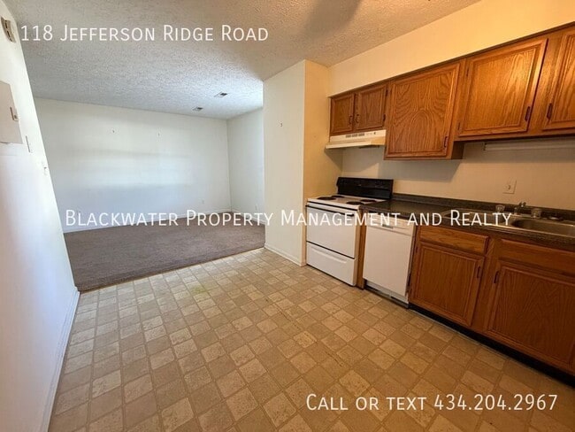 Building Photo - 118 Jefferson Ridge Rd