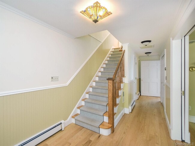 Building Photo - 24 Bay Ave