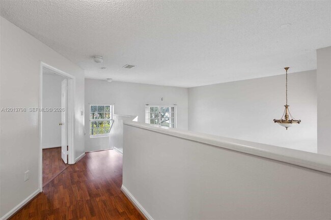 Building Photo - 192 SW 204th Ave