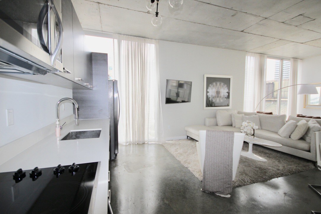 Kitchen - 151 SE 1st St