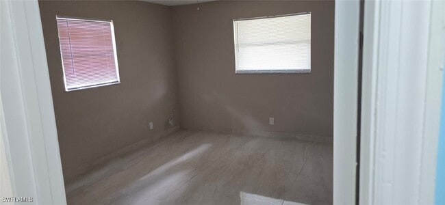 Building Photo - 4520 Fluvia Ave