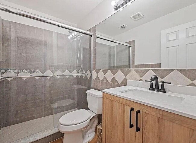 Building Photo - 1480 SW 26th Ave