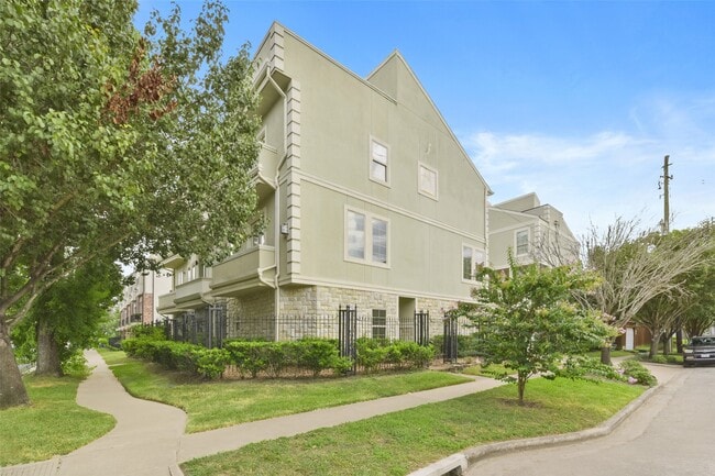 Primary Photo - 4501 Crawford St