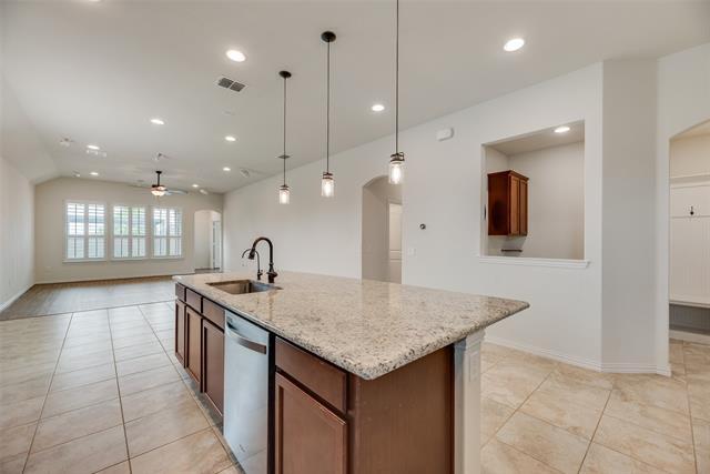 Building Photo - 2501 Temple Dr