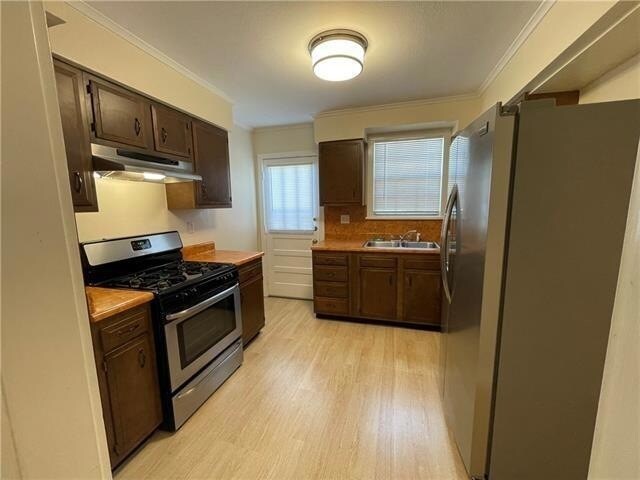 Building Photo - 750 Canton St