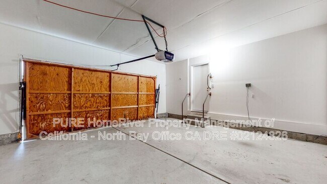 Building Photo - 514 Christopher Way
