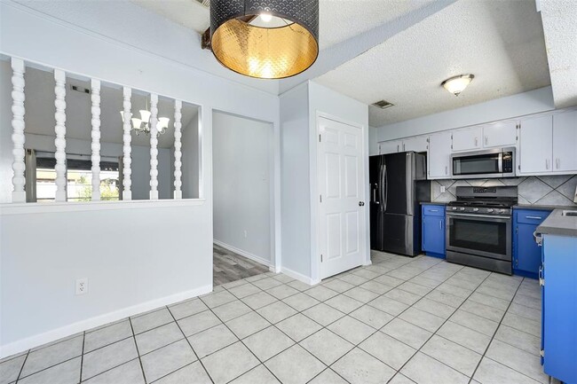 Building Photo - 9924 Chukar Bend