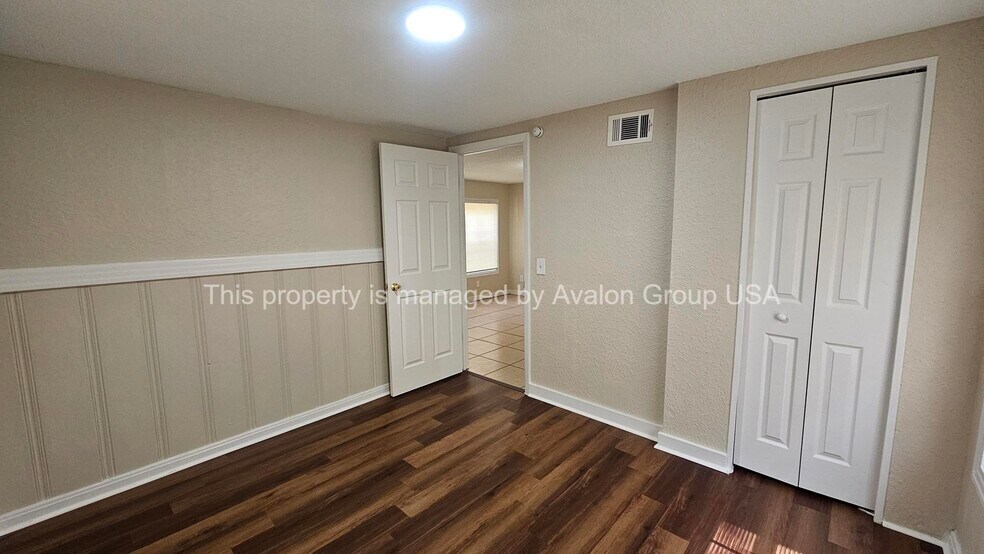 Building Photo - 9831 Ridge Blvd