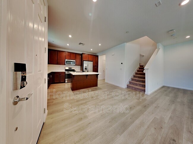 Building Photo - 1169 Knox Way