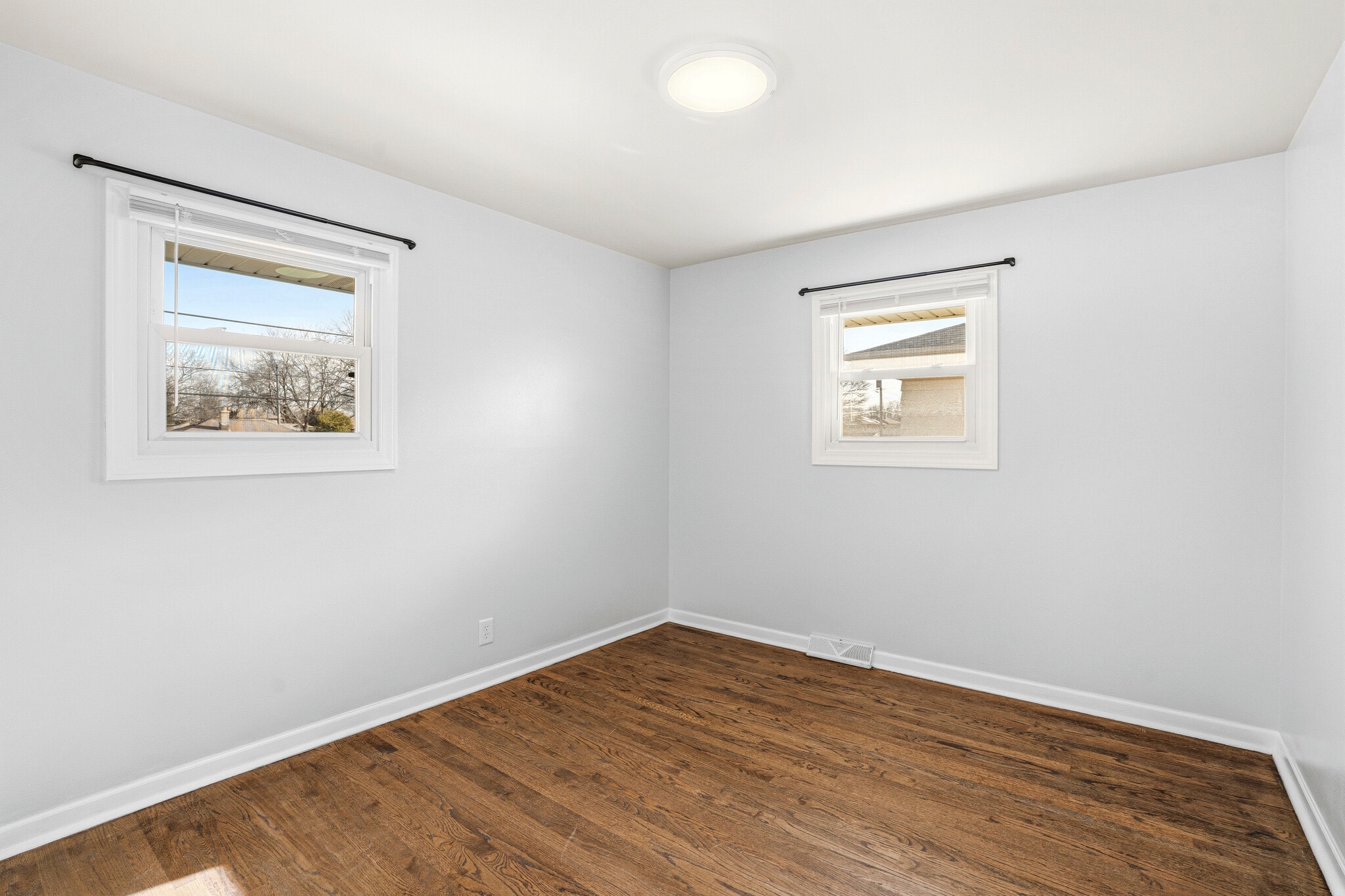 Building Photo - 3316 E Bottsford Ave