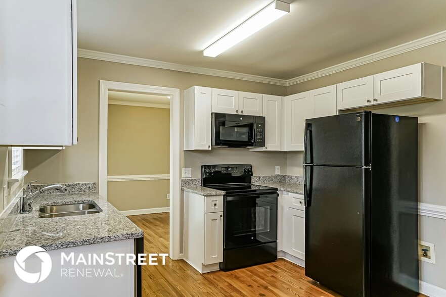 Building Photo - 1005 Strobus Ct