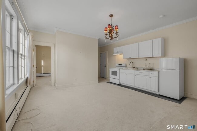 Building Photo - 9 Lyme St