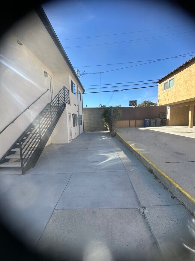 Building Photo - Reddy Properties Gardena # 2