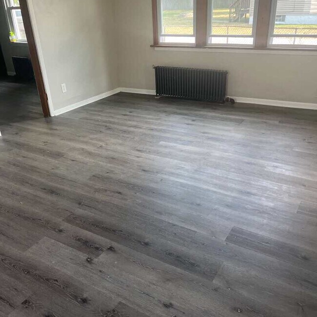 Building Photo - 3233 W 50th St