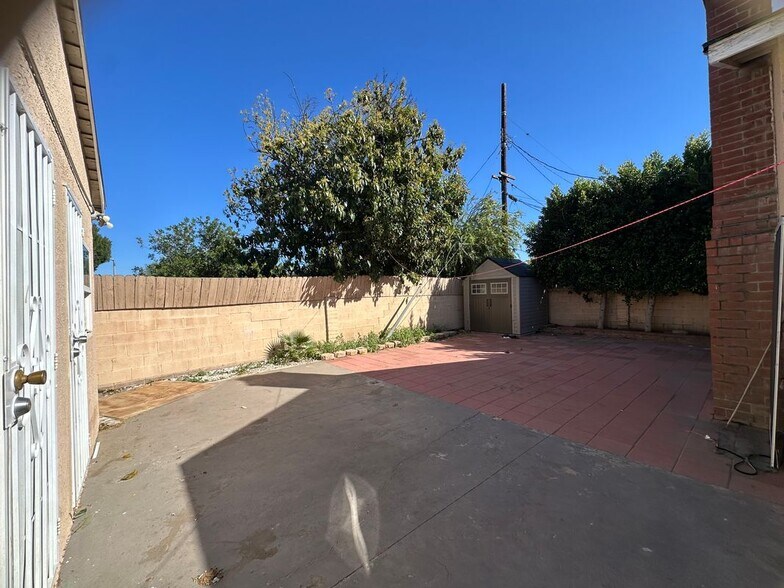 Building Photo - 8156 Tilden Ave