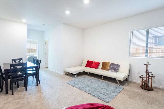 Building Photo - Charming 1BR Suite in Rancho Cordova