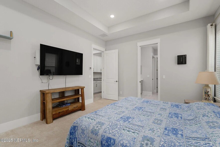 Building Photo - 40 Blue Hampton Dr