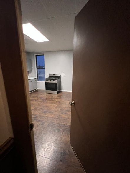 Building Photo - 1 Russell Pl