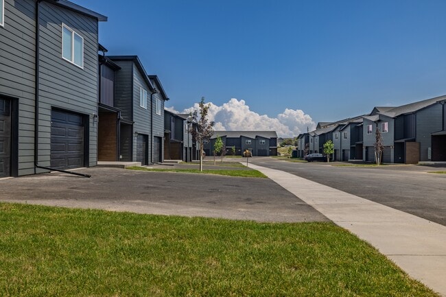 Building Photo - 3383 Crosswind Ct