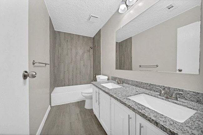 Building Photo - 1211 Sand Stone Dr