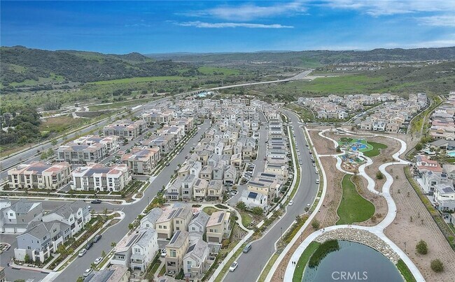 Building Photo - 6 Crown Point Dr