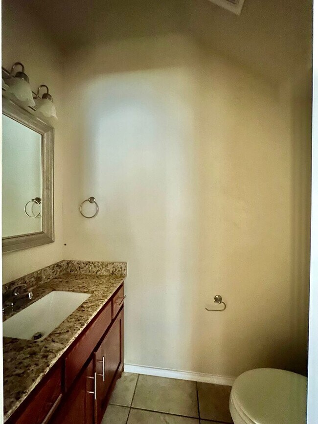 Building Photo - Spacious 4-Bed, 5-Bath Home with Large Backyard Minutes from Baylor Campus!