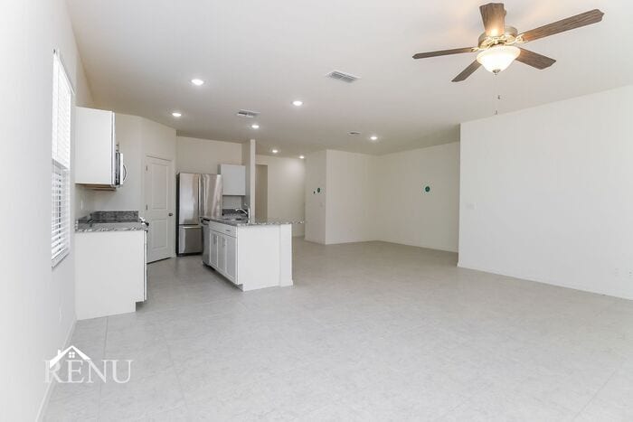 Building Photo - 35383 W San Capistrano Ave