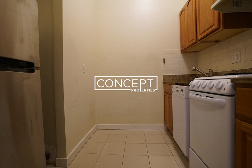 Building Photo - 41 Bay State Rd